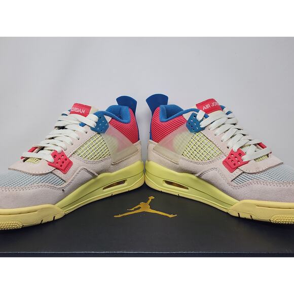 Athletic_Shoes